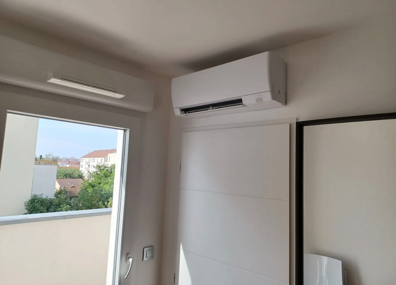 Climatisation réversible à Lyon – Pose, entretien et dépannage à Écoche